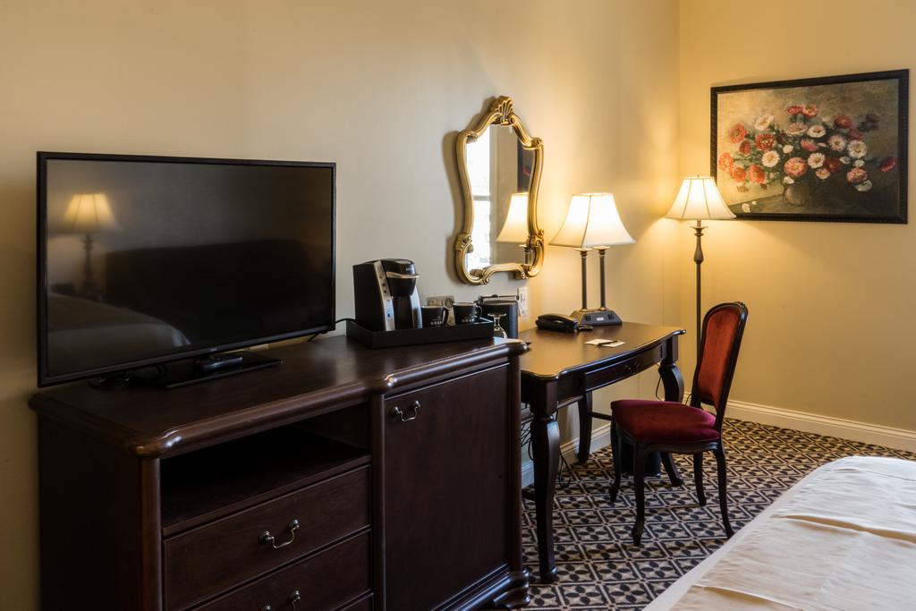 The Mount Vernon Grand Hotel Екстер'єр фото